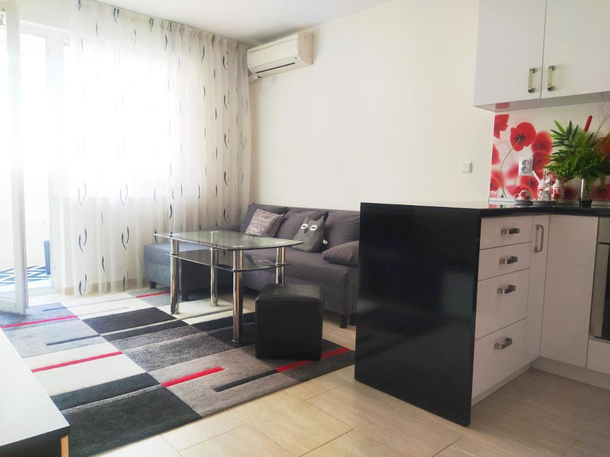 Modern Apartment In Burgas Exterior photo