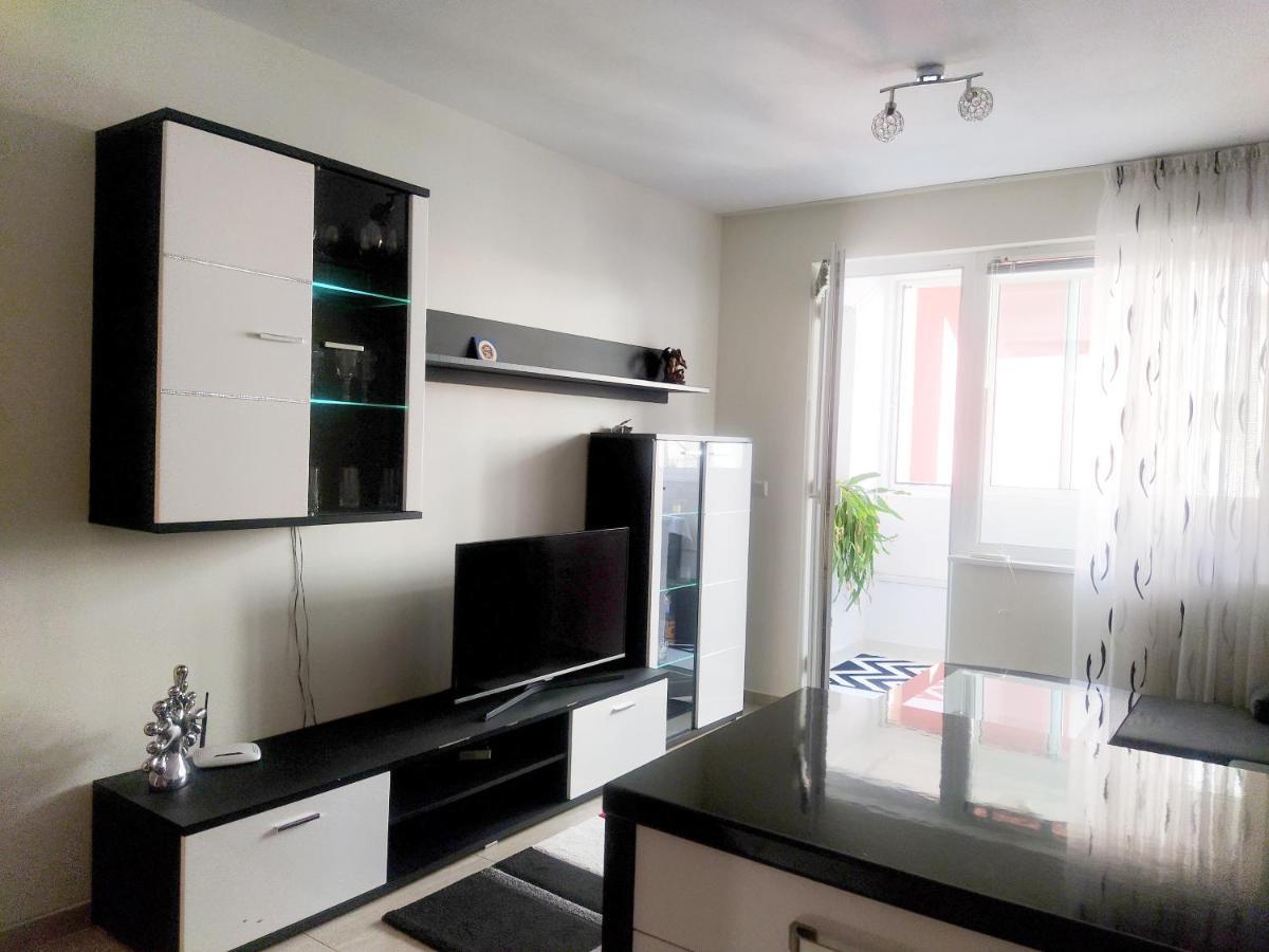 Modern Apartment In Burgas Exterior photo